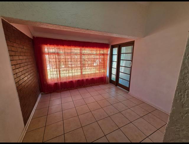 4 BEDROOM HOUSE FOR SALE IN SASOLBURG EXT 4